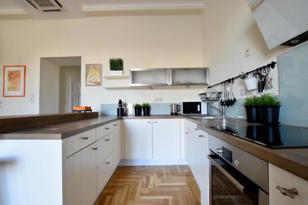Luxury By Hi5 - Kiraly Street Apartment
