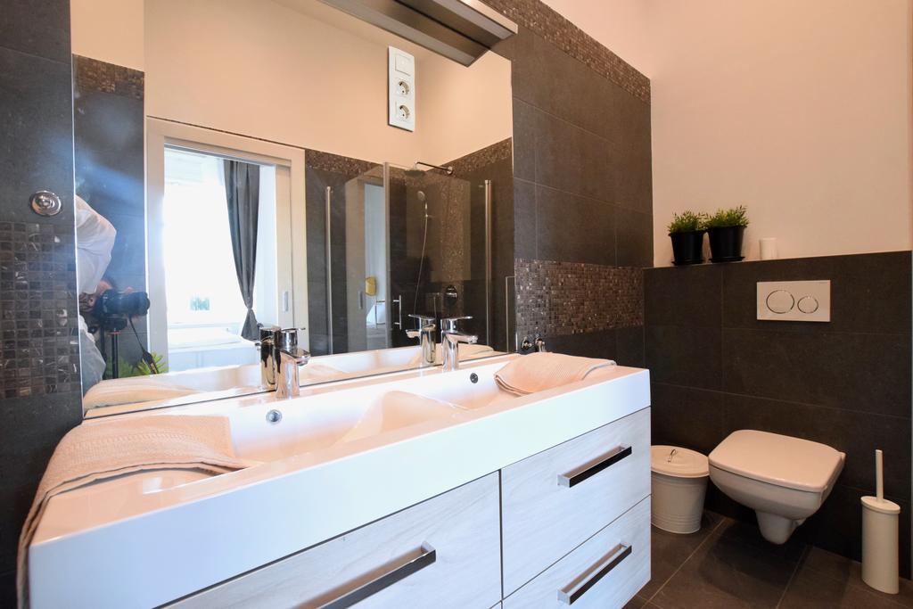 Luxury By Hi5 - Kiraly Street Apartment Budapest